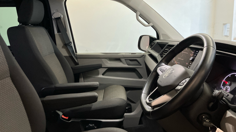 Volkswagen Transporter T32 Swb Diesel 2.0 BiTDI 204 Highline Kombi Van DSG